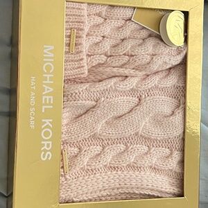 Micheal Kors knit scarf and hat set.